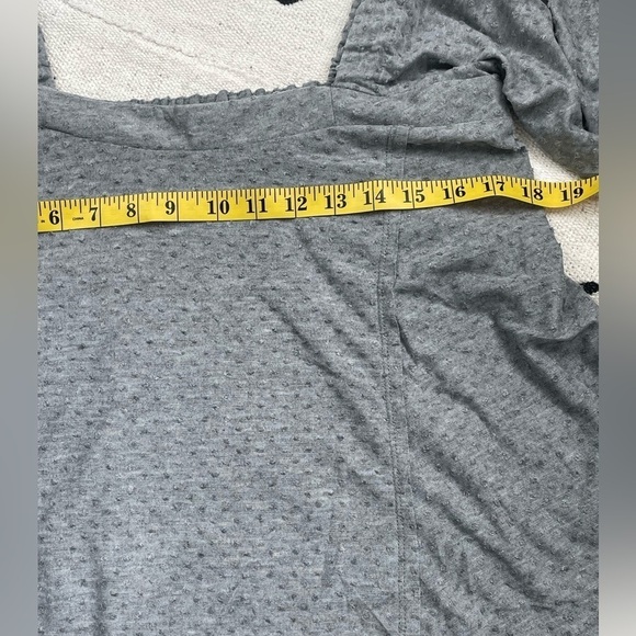 Millibon Women’s Gray Swing Top with Swiss Dots and Puff Sleeve Detail size M - Picture 7 of 8